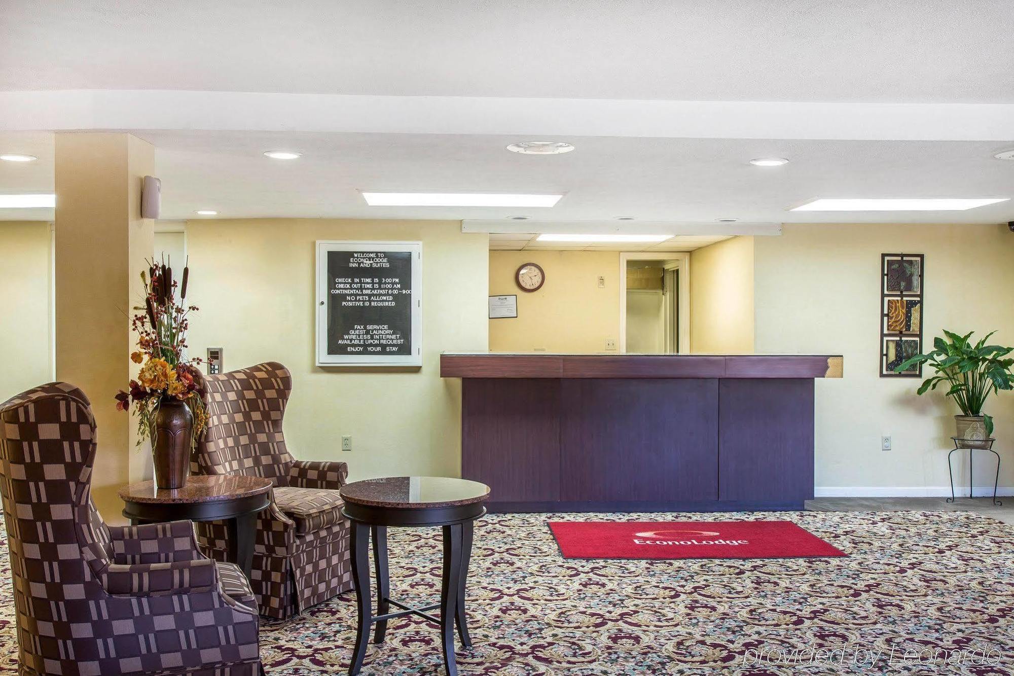 Econo Lodge Inn & Suites กรอตัน ภายนอก รูปภาพ