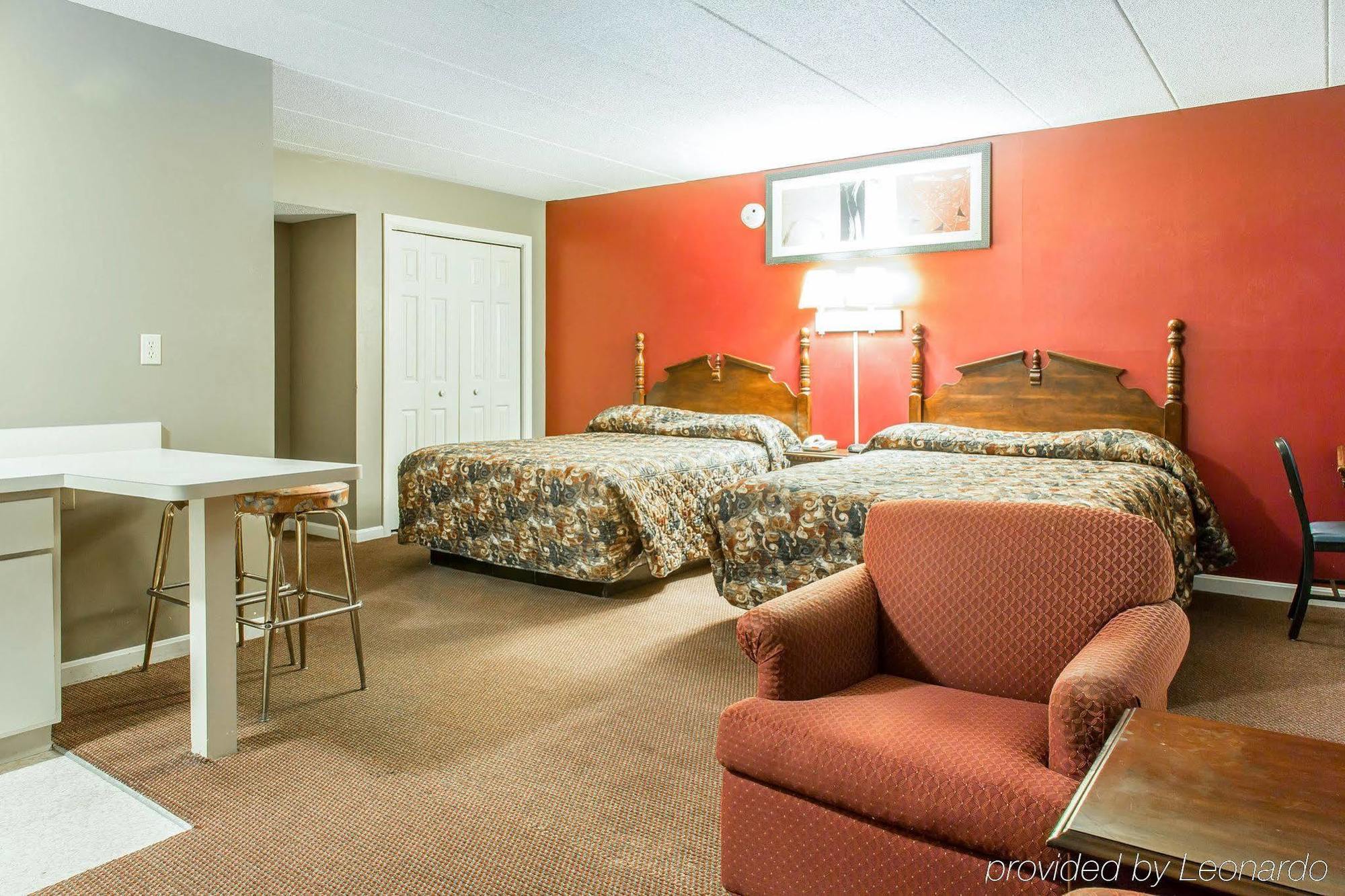 Econo Lodge Inn & Suites กรอตัน ภายนอก รูปภาพ